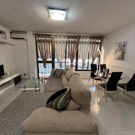 Evans Realty Cg 2 Linea Playa Centro Boliches 푸엔히롤라